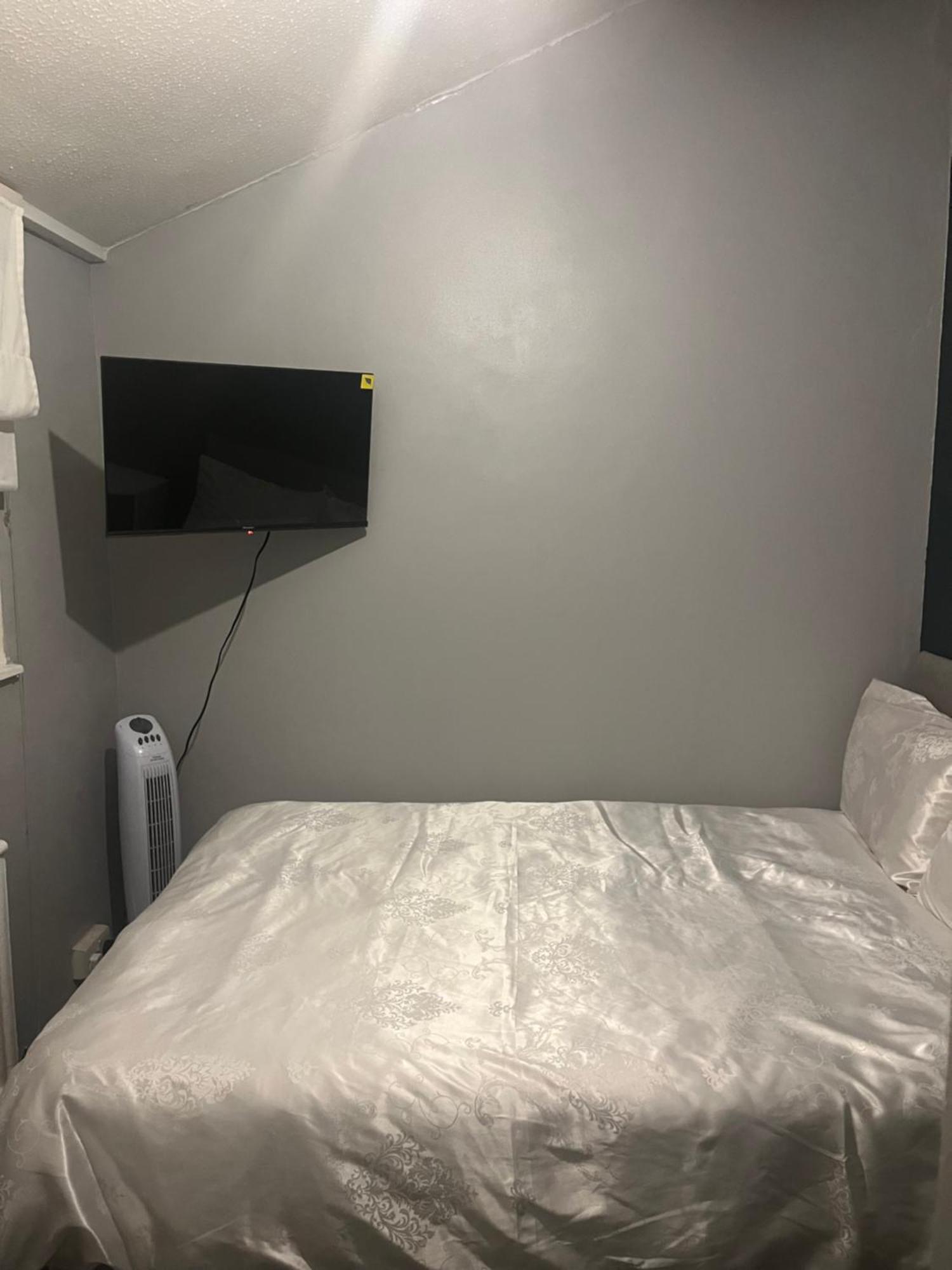 Queenomega'S Home Stay Λονδίνο Εξωτερικό φωτογραφία